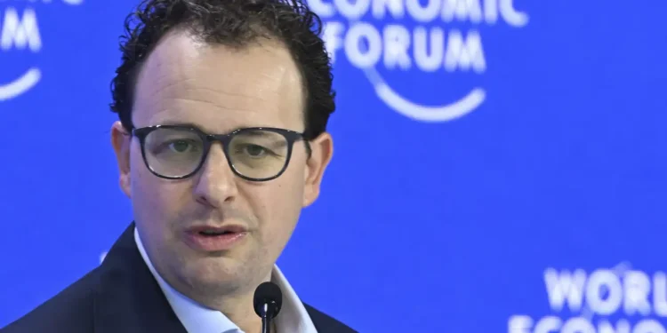 داريو أمودي، الرئيس التنفيذي لشركة Anthropic، خلال حديثه في المنتدى الاقتصادي العالمي